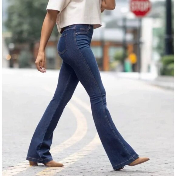 SPANX Denim Stretch Flare jeans Dark Wash Pull On Shapewear Medium - Picture 2 of 12